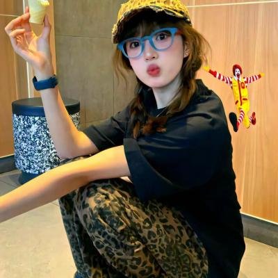 一屋两伙三人行粤语